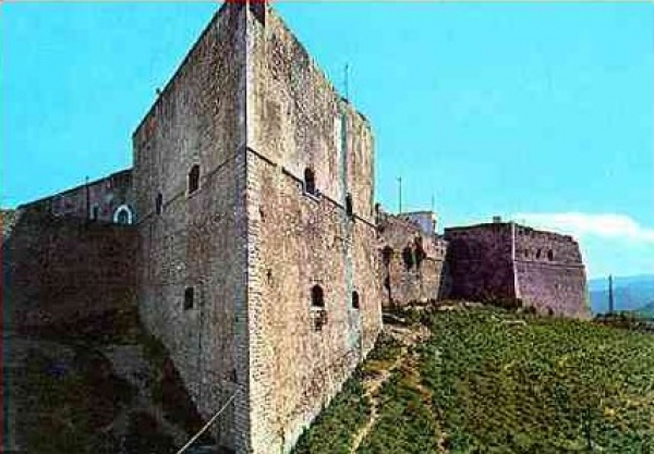 Vieste  OGNI GIOVEDI VISITE GUIDATE E GRATUITE AL CASTELLO SVEVO