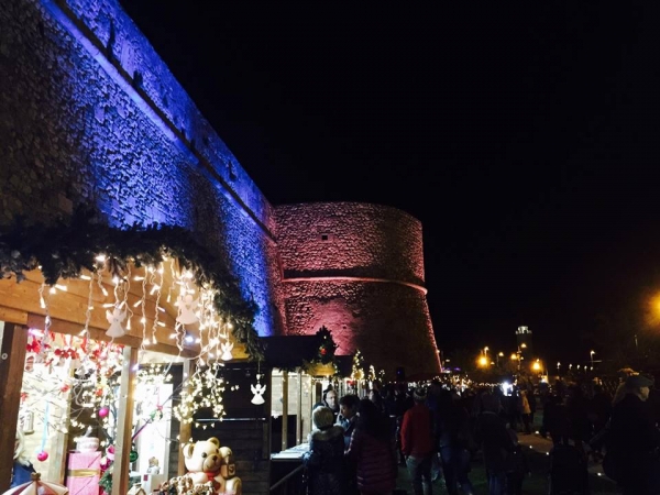 Meno due settimane a Natale e Manfredonia propone una lunga e ricca domenica di eventi ed appuntamenti con "il mercatino medievale al castello".