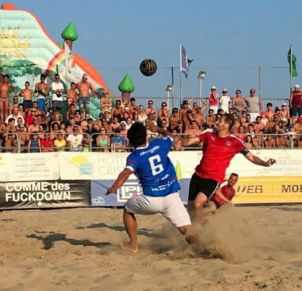 Beach soccer a Vieste - Italia e Francia oggi in finale