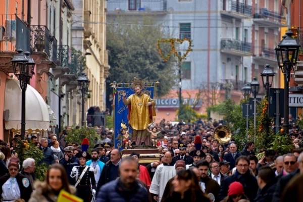 Vico/ In carrozza per San Valentino