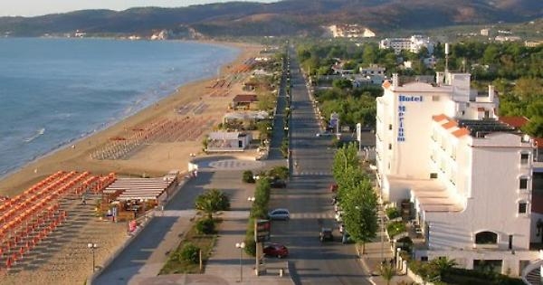 Vieste  SARA RIFATTA LA PAVIMENTAZIONE DEI LUNGOMARI E DI ALTRE STRADE URBANE