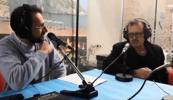 COAST TO COAST: IL VIAGGIO TEATRALE DI ROCCO PAPALEO PASSA PRIMA DA _NDARADIO (2) [Video]