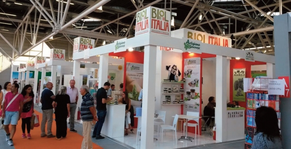 Successo per il biologico pugliese in Germania. La Puglia al Biofach di Norimberga con olio, vino, pasta, latticini, verdure.