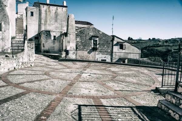 PASSEGGIATA PER IL CENTRO STORICO VICO DEL GARGANO. Iniziativa congiunta di Sinistra Italiana - Gargano. PD Circolo Di Vico Del Gargano UDC Vico del Gargano